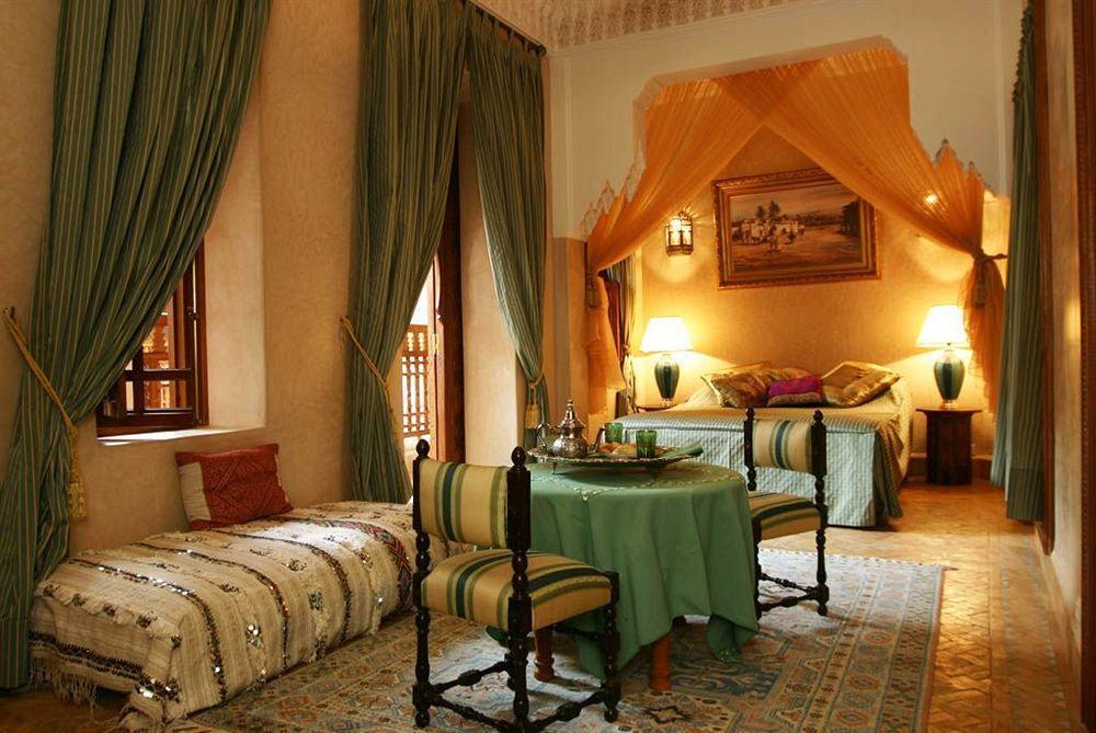 Riad Kniza Marrákes Kültér fotó A suite at the hotel