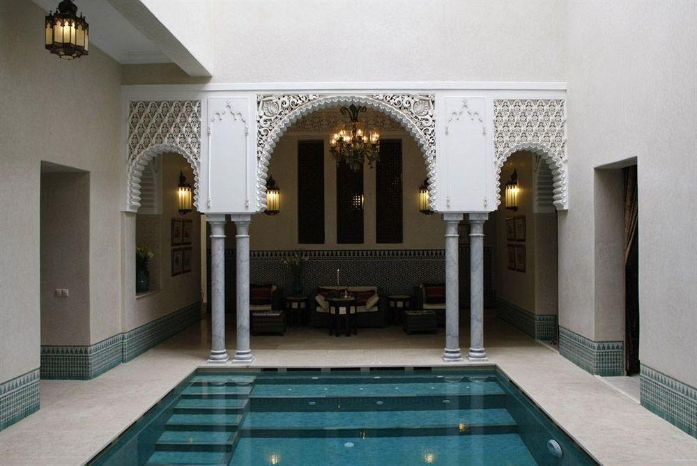 Riad Kniza Marrákes Kültér fotó The swimming pool at the hotel