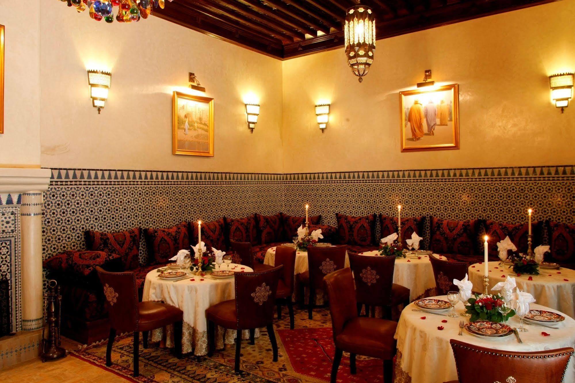 Riad Kniza Marrákes Kültér fotó Restaurant in Marrakech