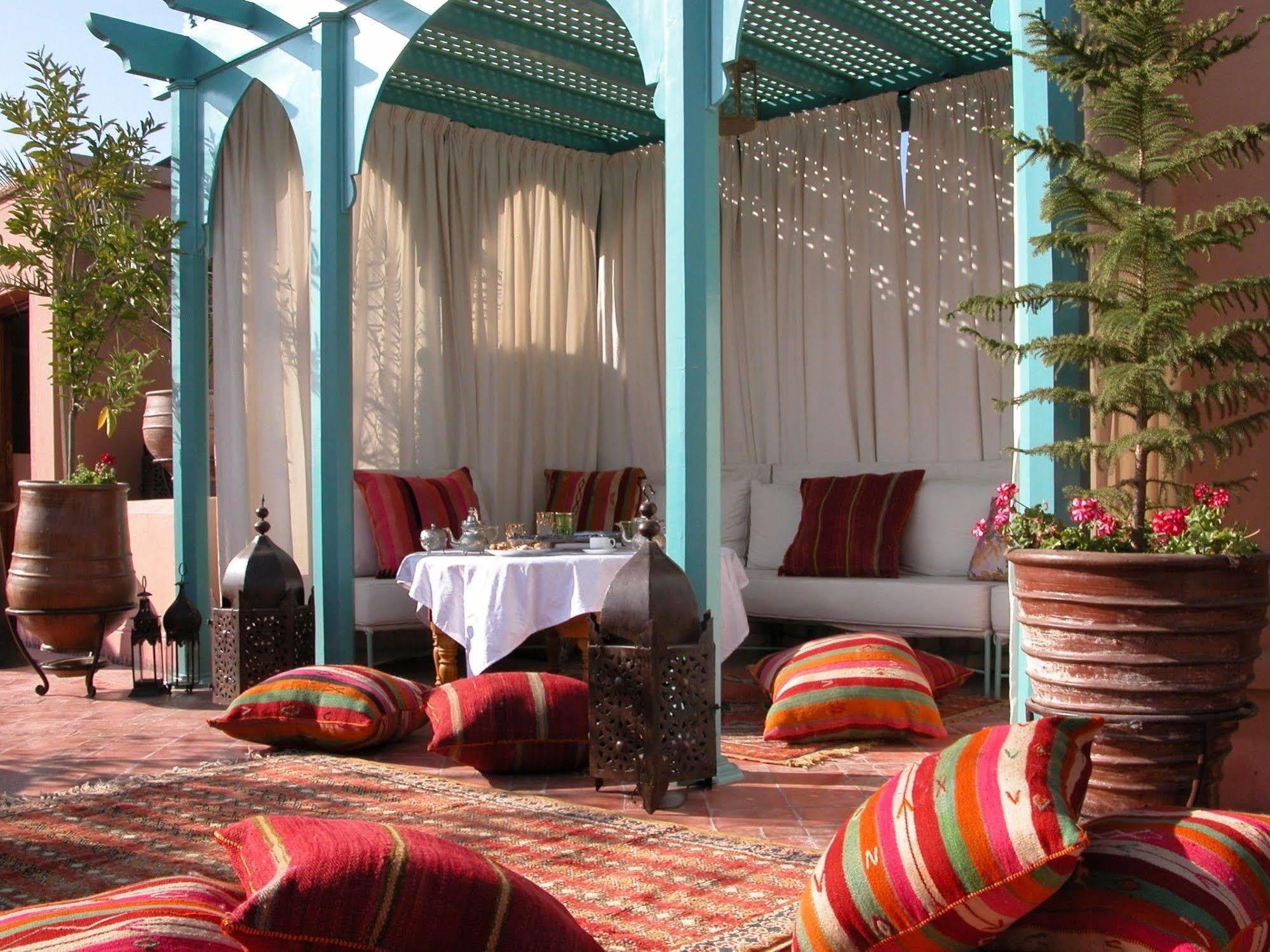 Riad Kniza Marrákes Kültér fotó Roof terrace at the Hotel Amanjena